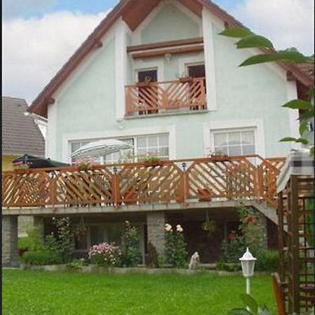 Bed and Breakfast Rebeka Panzio Тихань Экстерьер фото